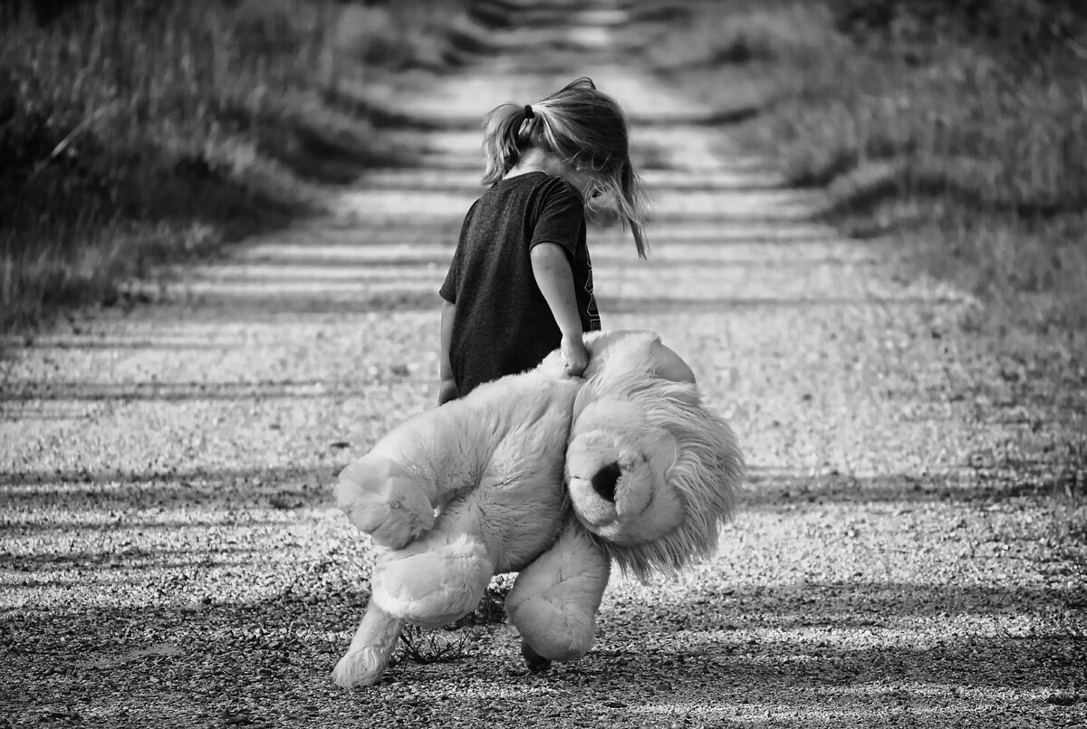 Мне было так одиноко и страшно... Я мечтала о любви, ласке, заботе, о друзьях.