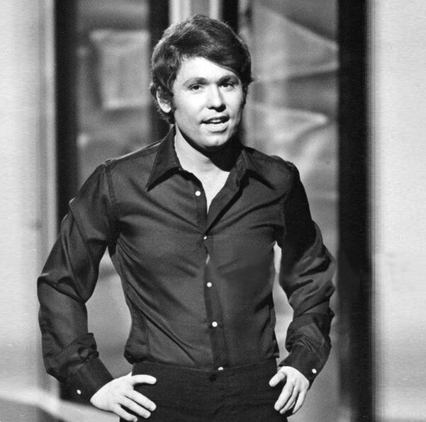 Фото из открытых источников. Певец Рафаэль.