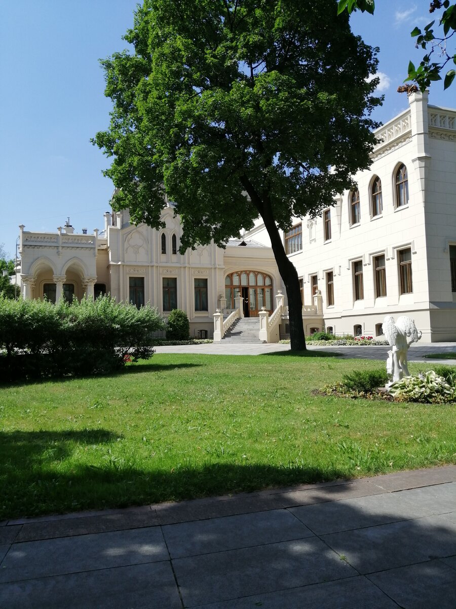 Нынешнее приёмная МИДа для послов всех мастей