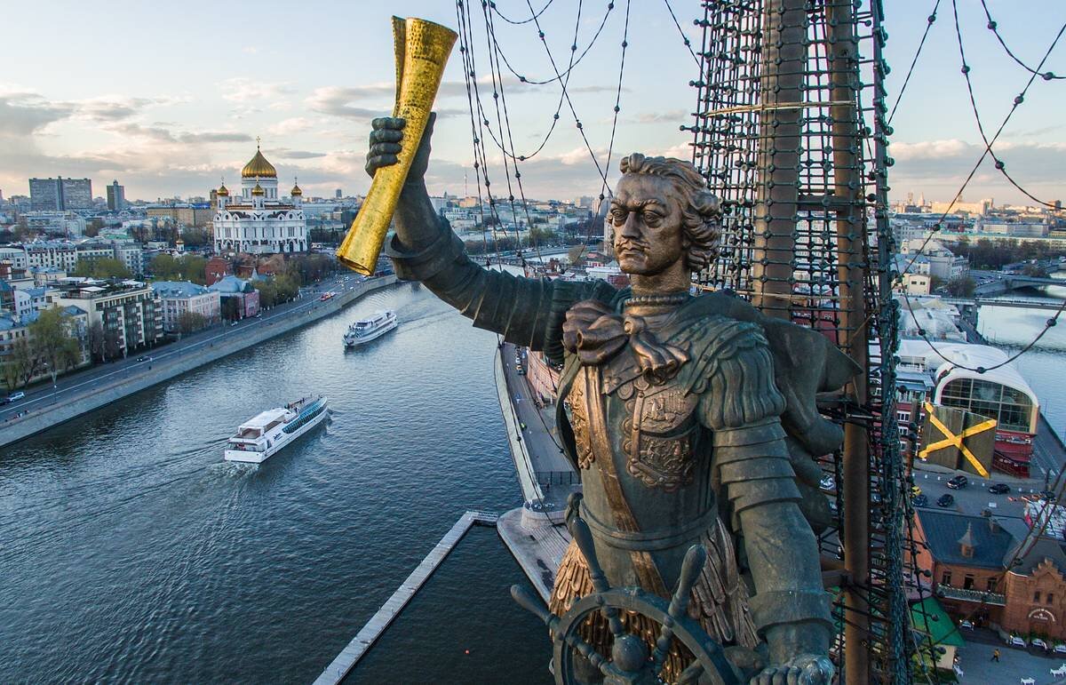 Памятник петру 1 в москве созданный по проекту скульптора