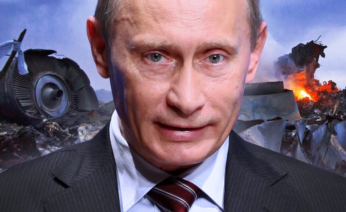То огромное геополитическое значение, которое имеет Украина на мировой шахматной доске, и о котором мы говорили в нашей предыдущей статье, не мог не осознавать В. Путин. Будучи грамотным стратегом, еще с начала своей политической карьеры при мыслях об Украине Путин понимал, какой лакомый кусок теряет Россия в случае избрания ею европейского вектора развития. Поэтому став у руля российского государства, Путин всеми силами проводил в отношении Украины интеграционную политику, которая включала в себя активное развитие сразу нескольких международных организаций с её участием. Но это не входило в планы мировой финансовой элиты, которая заинтересована не только в том, чтобы Россия и Украина навсегда отдалились друг от друга, но и чтобы каждая из этих стран вечно влачила жалкое существование. Лучшим способом добиться этого является война, которая способна навсегда посеять семя вражды между двумя народами, что, собственно, и произошло на наших глазах.