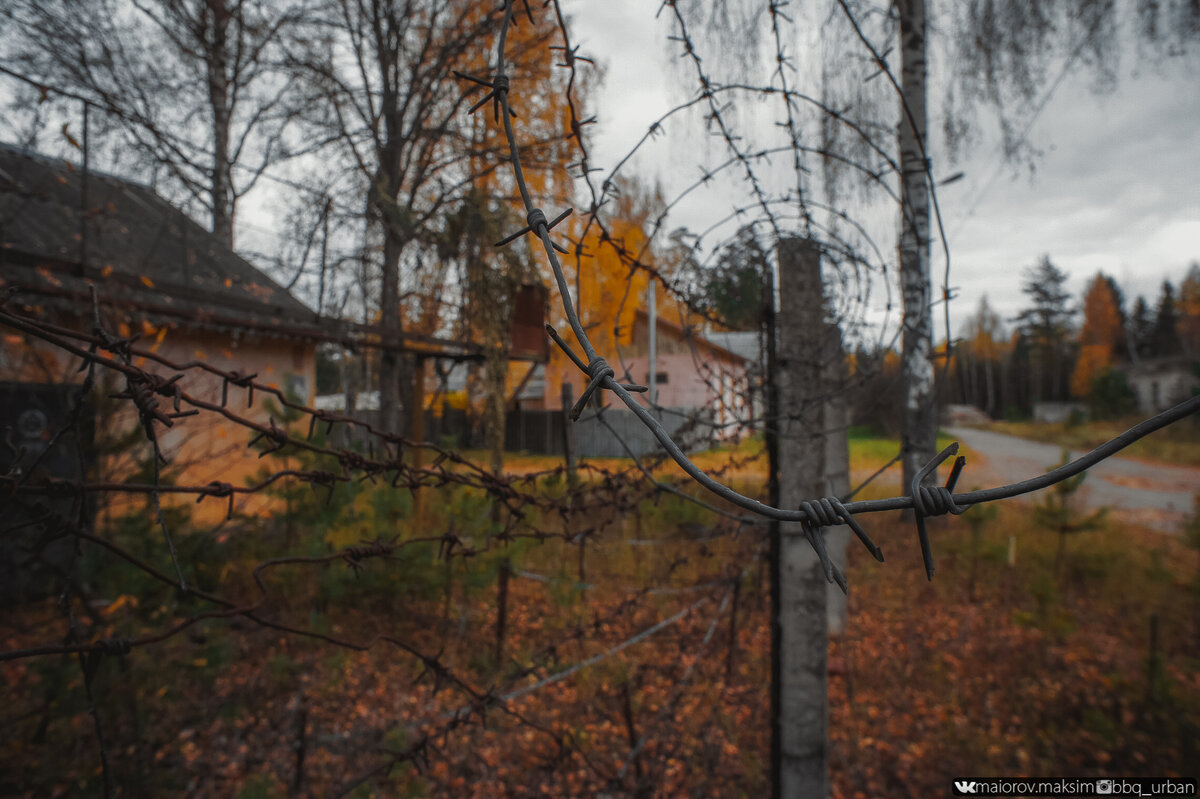 Вернулся спустя два года в военный городок. Полная разруха, украли даже «Ракеты С-25 Беркут»!