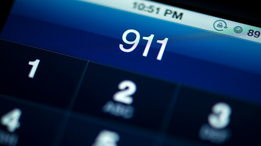Звонок в службу 911.