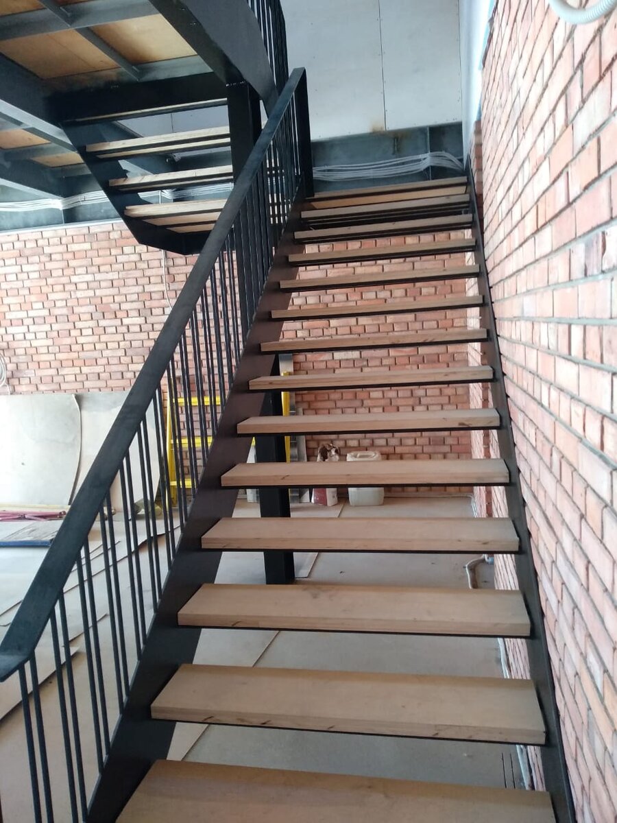 лестница на металле