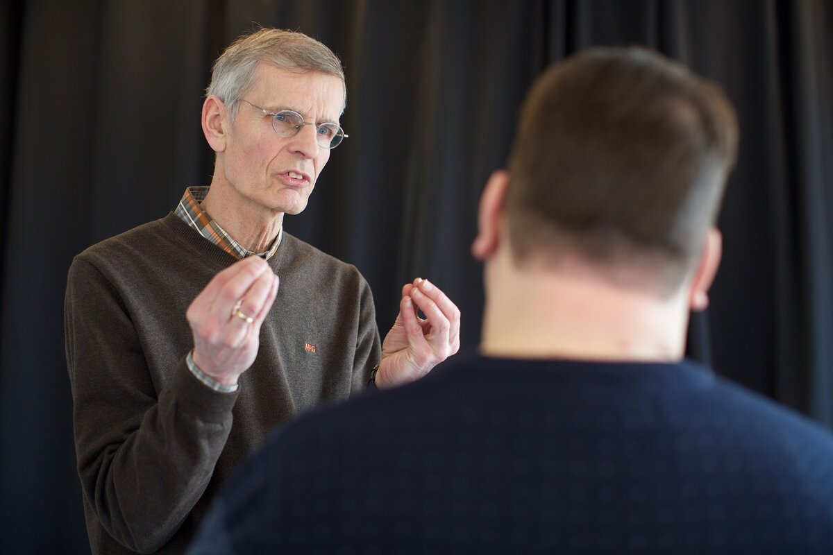 Источник фото: Verteller  https://pixabay.com/ru/photos/мужчины-портрет-люди-взрослый-3275303/