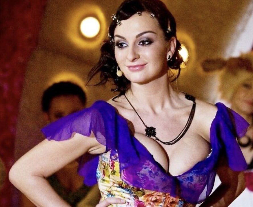 Вот так Екатерина Варнава выглядела до пластики.