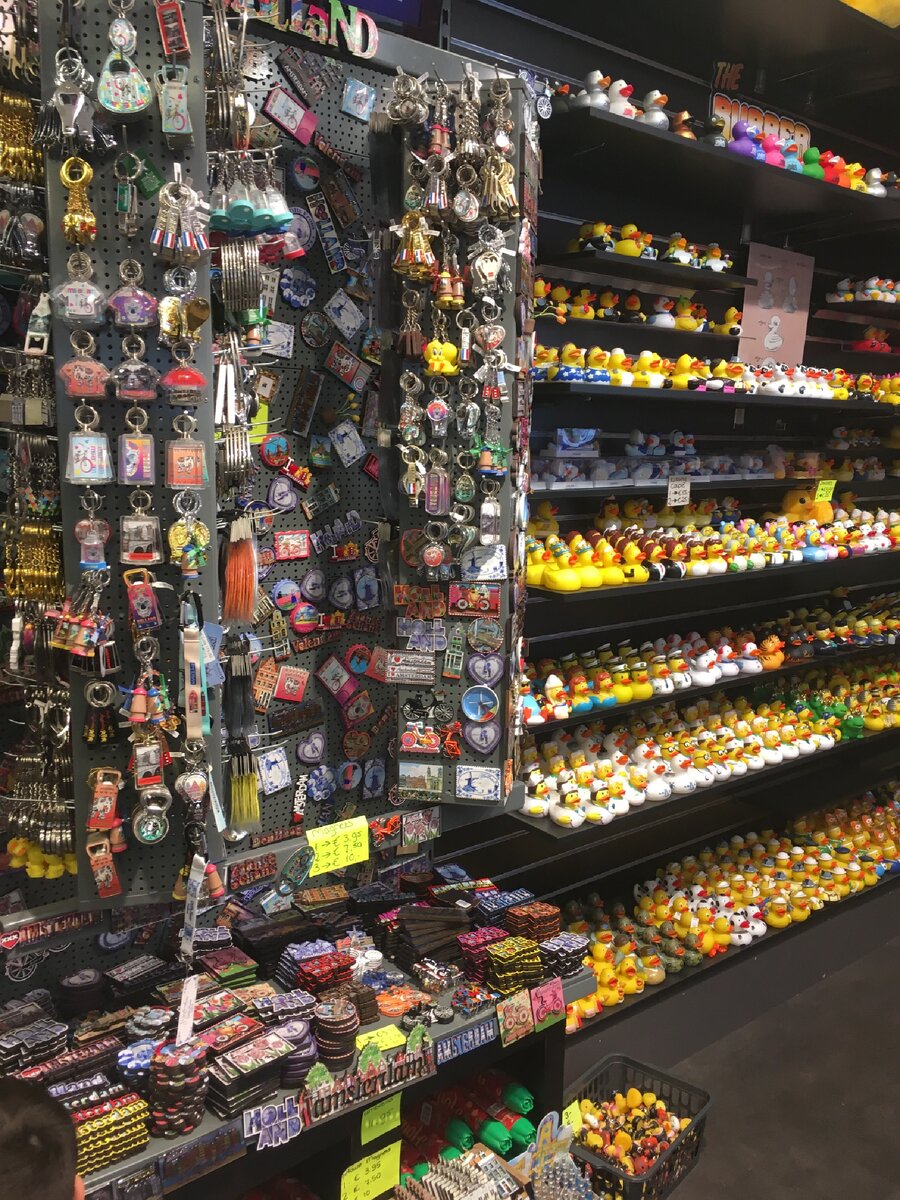 Магазинчик сувениров в Амстердаме