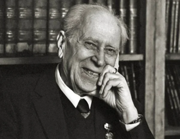 Дмитрий Сергеевич Лихачёв дома