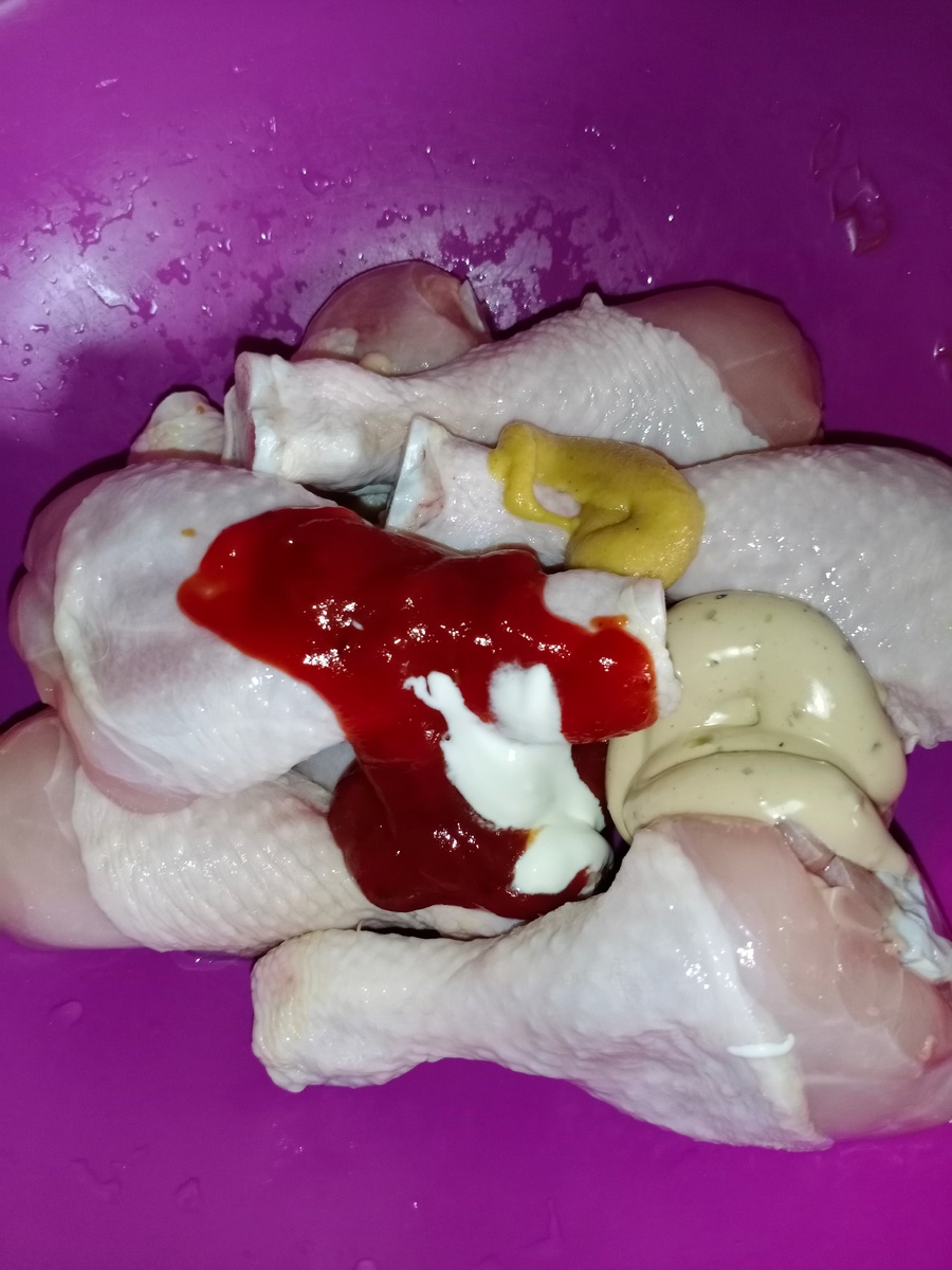 Добавляем соусы