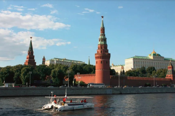 Эковолна у Кремля