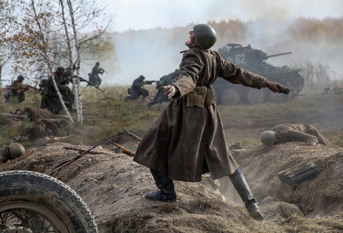 Кадр из фильма "Подольские курсанты" 2020 г.