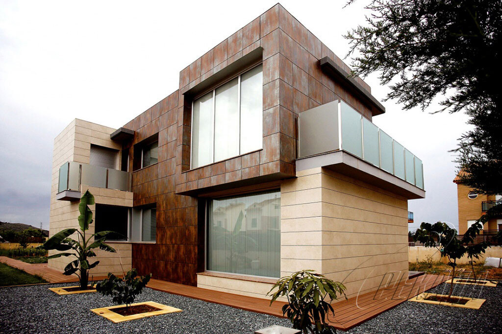 Фасад из керамогранитных плит