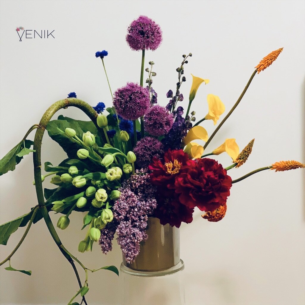 Необычный букет цветов в Москве с доставкой от VENIK