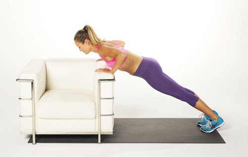 2. Отжимания от дивана (классические и обратные). Выполняем 2 подхода по 10-12 раз классические отжимания, затем 2  подхода по 10-12 раз обратные. На выполнение данных упражнений  необходимо уделить не более 4-х минут.