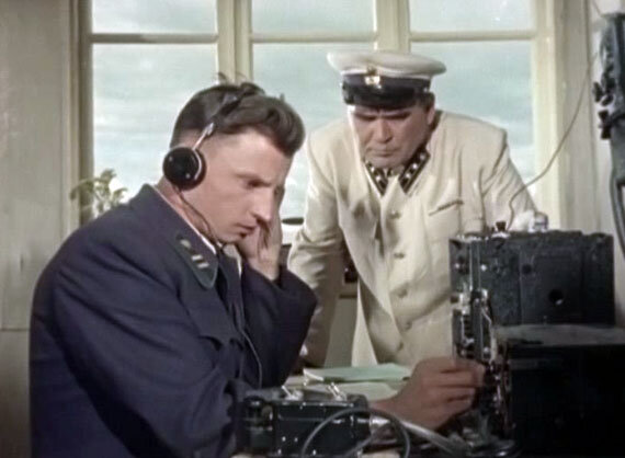 Валентин Брылеев и Иван Кузнецов. Кадр из фильма «В квадрате 45»