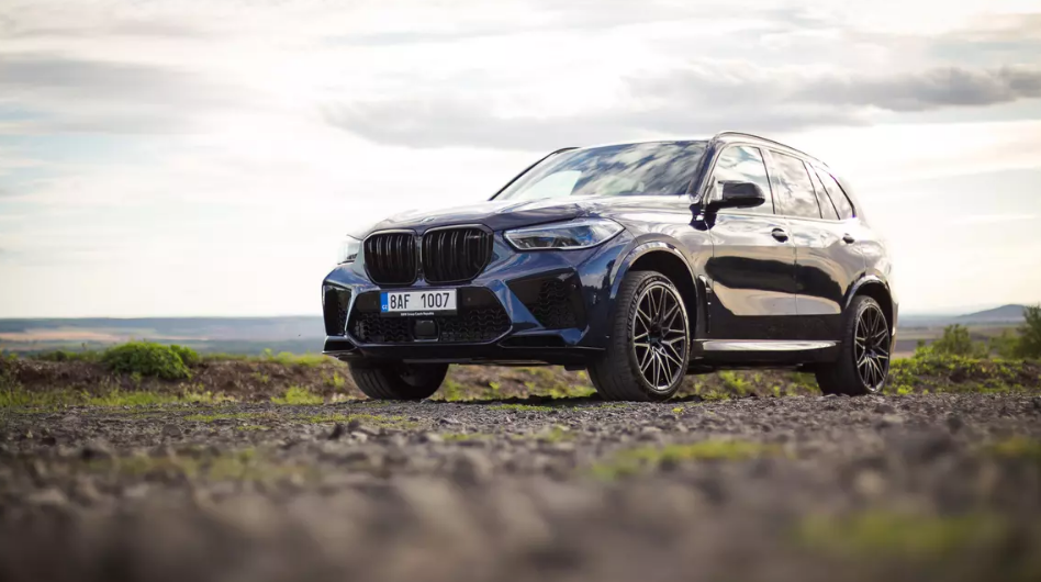 Модели X5 продаются так же обильно, как пиво в пабе. BMW, короче говоря, попала на золотую жилу уже осенью 1999 года
