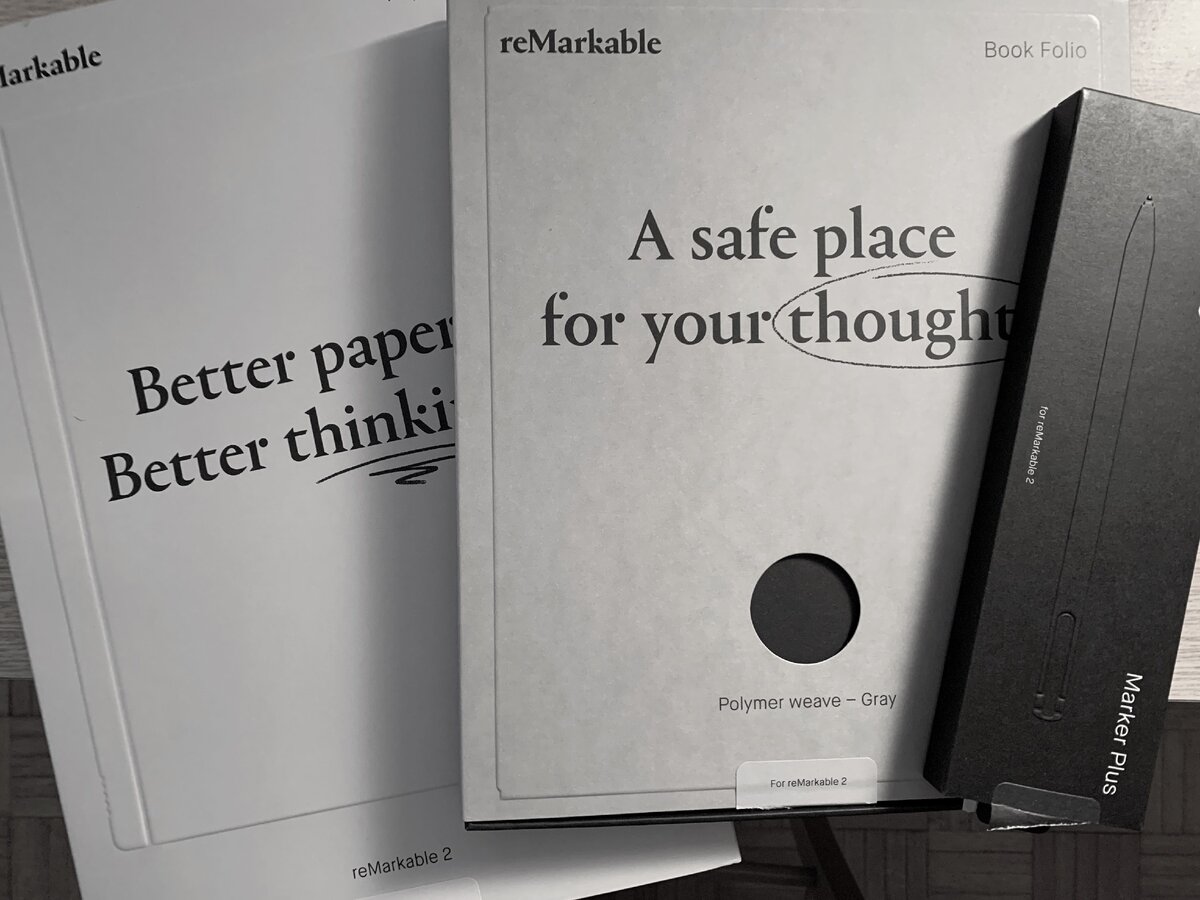 Упаковка от самого планшета, обложки и маркера