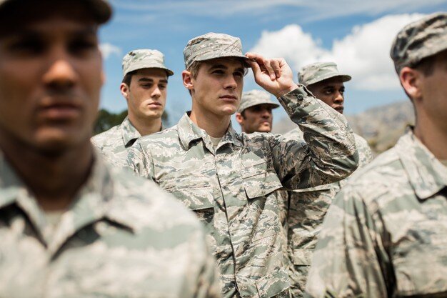 Часто служат даже не видя автомата.