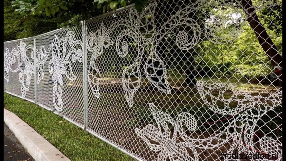 Металлическая кружевная рабица. Фото Яндекс.