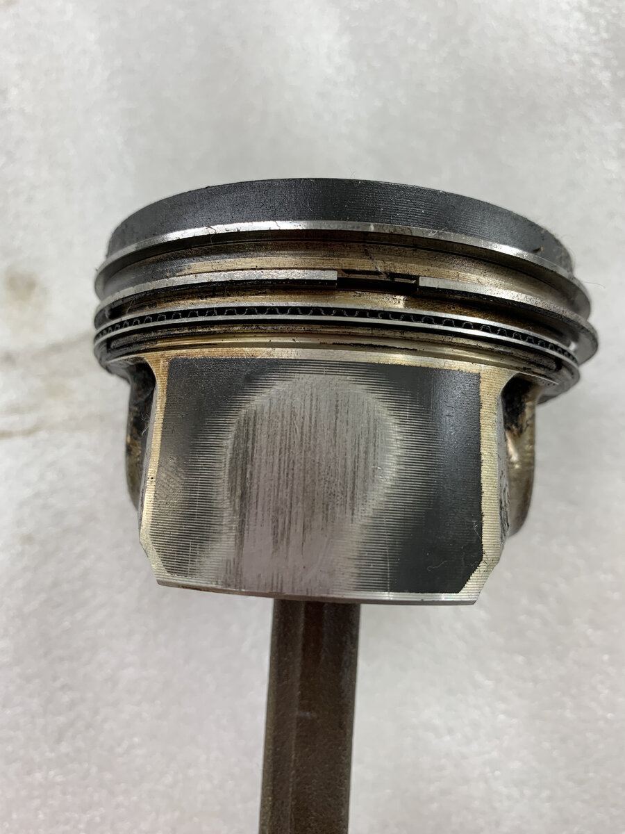 Антифрикционное покрытие стерлось. Кольца в идеале.