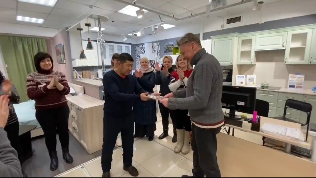 Наш подарок в виде билетов на концерт любимой группы!!!