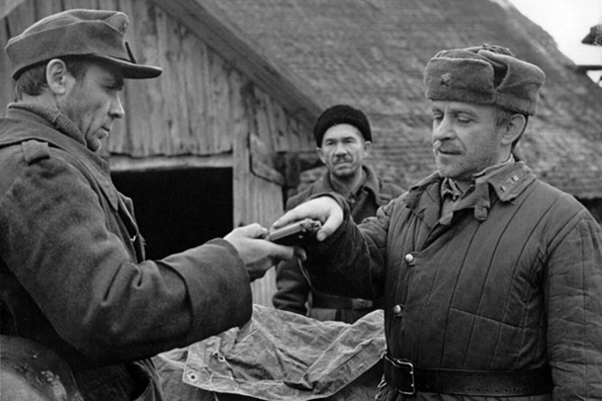 фото: https://www.culture.ru/movies/748/proverka-na-dorogakh