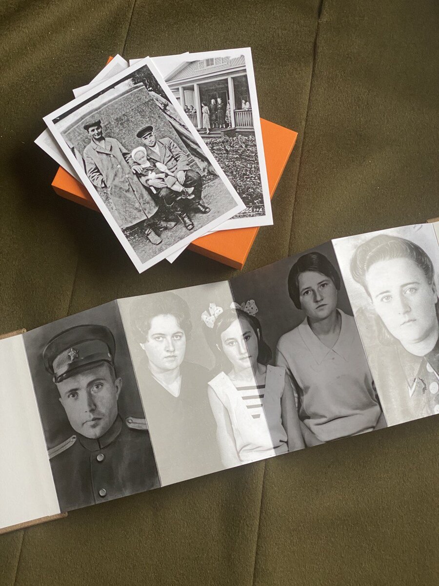 Открытка-гармошка в подарочной упаковке