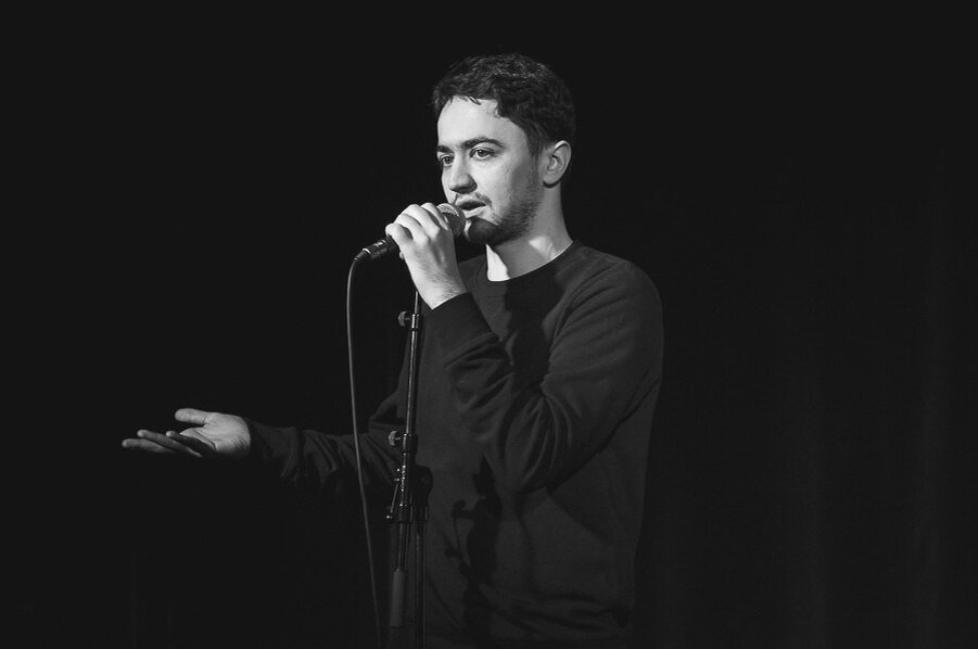 Шоумен вынужден находиться за пределами России 