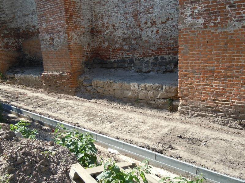 Участок прясла между Ивановской и Белой башнями