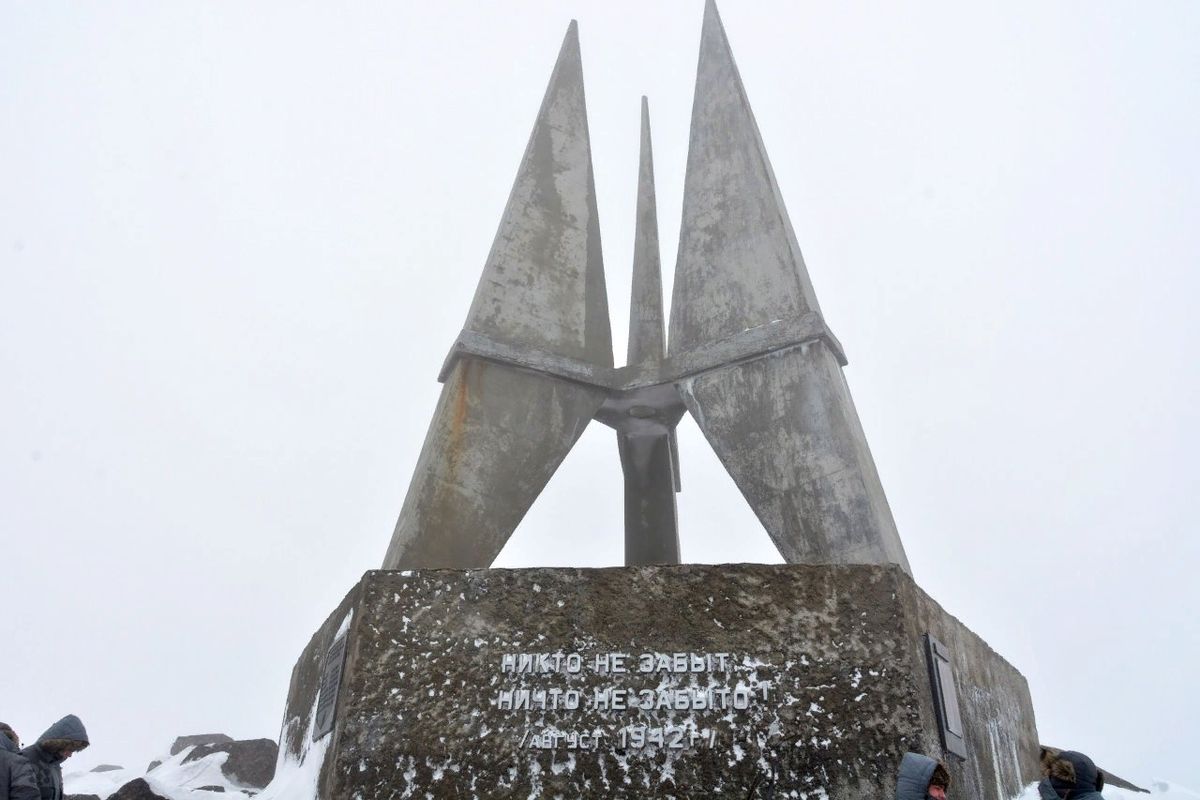 Памятник защитникам Диксона. Фото из открытых источников  