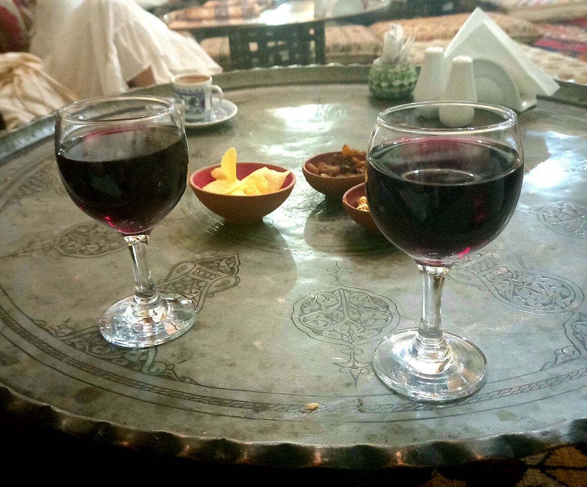 В Турции есть не только виноделие, но и винотеки — заведения, созданные специально для того, чтобы дегустировать там местные вина. 