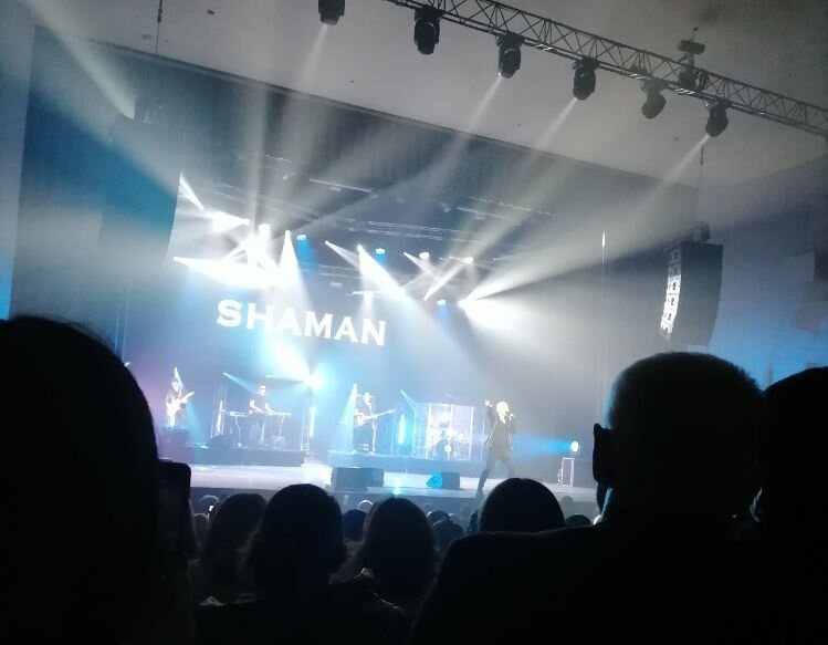 К сожалению, фото не очень хорошие, так как яркий свет бил прямо в камеру