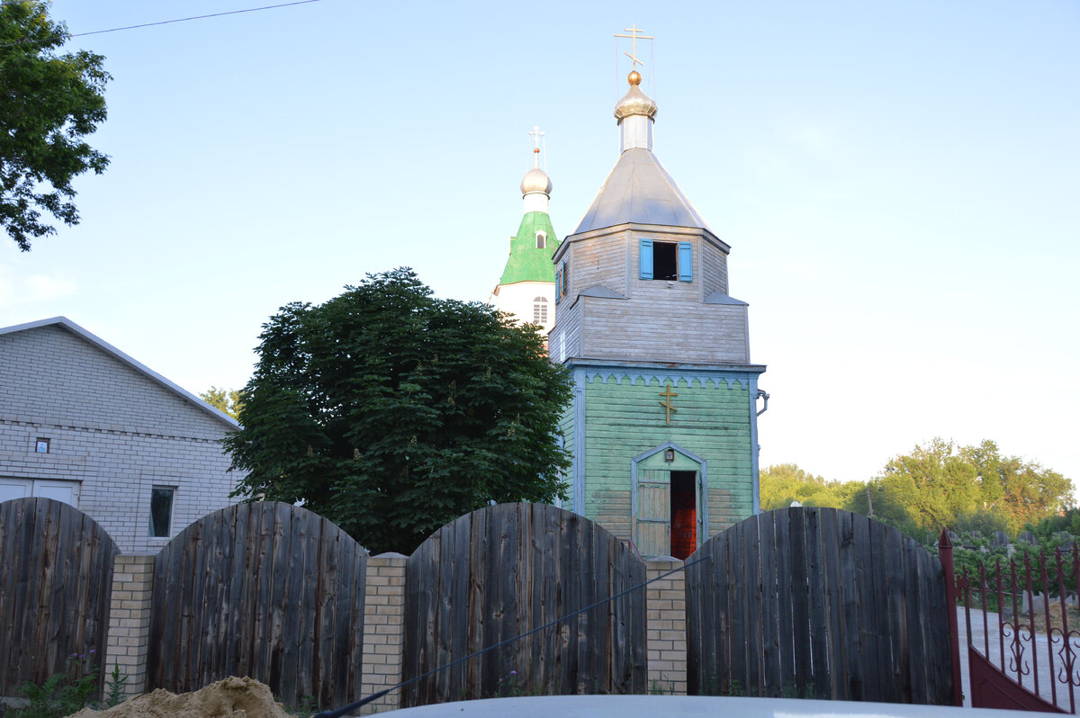 Птица Феникс Кашарского района. Вырос из забытья старый новый храм в Верхней Макеевке. Снова, как и век назад, служит верующим