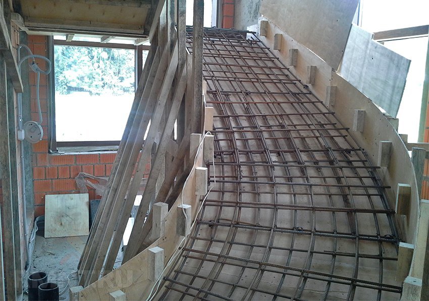 Обшивка бетонной лестницы деревом