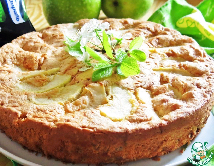 Шарлотка! Что здесь можно ещё добавить? Этот вкус и аромат мы знаем с детства. В России, это слово, говорит о пироге с яблоками. Хочу предложить вам очень вкусный вариант "Шарлотки"!! В нём вроде всё так, да немного не так! Угощайтесь!