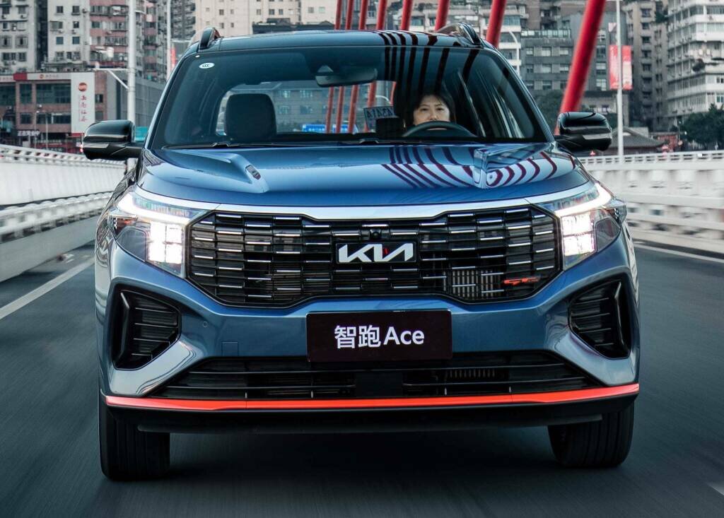    В России начнутся продажи китайских Kia Sportage: объявлена цена