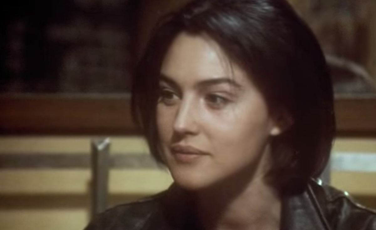 Кадр из кинофильма "Квартира", 1996 г., режиссер и сценарист Жиль Мимуни, композитор  Питер Чейз (скриншот)