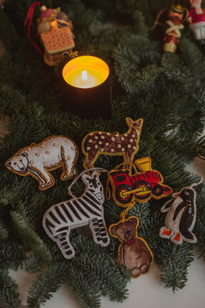 Одни из первых елочных игрушек, появившихся в коллекции.