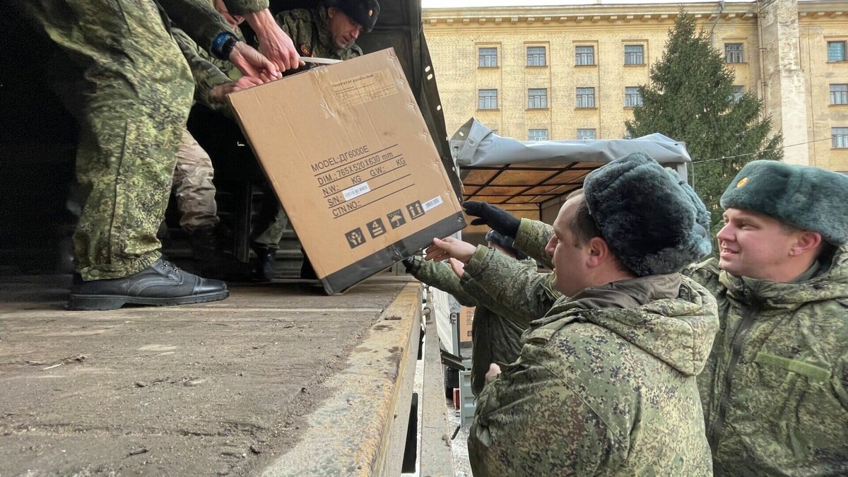     Участники спецоперации из Волгоградской области на днях получат очередную партию снаряжения и 5 внедорожников. Необходимую для них технику приобрели на средства Фонда поддержки бойцов СВО.
