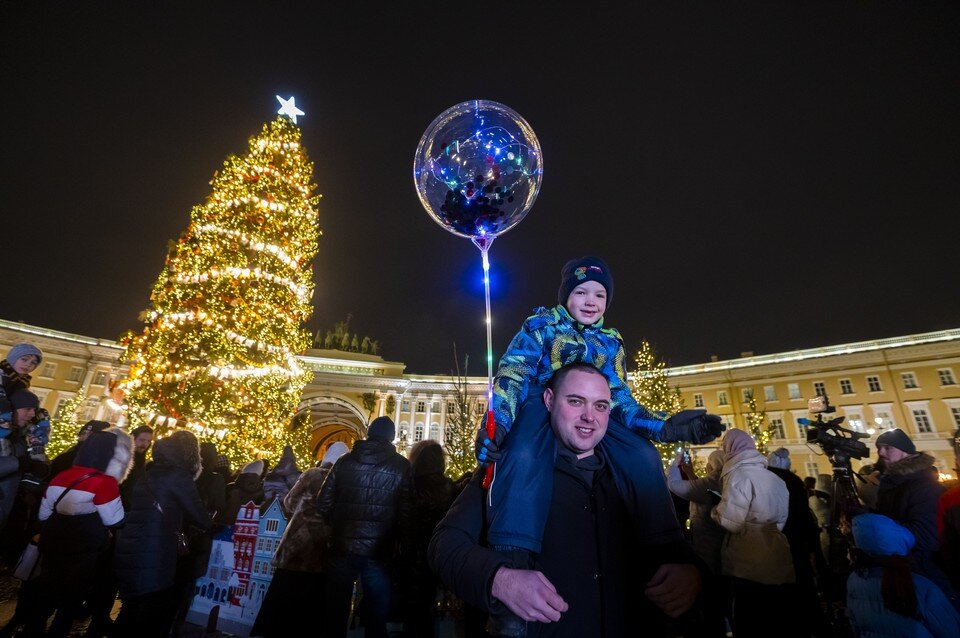     Невский проспект перекрыли для празднования Нового года  ПЫХАЛОВА Юлия (архив)