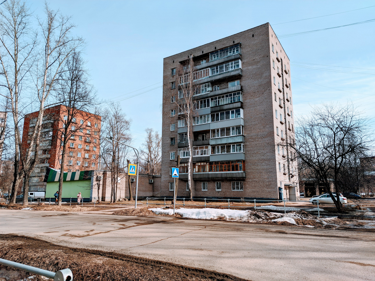Жители Новосибирска оказались в "маленькой Франции" после капремонта дома на ули