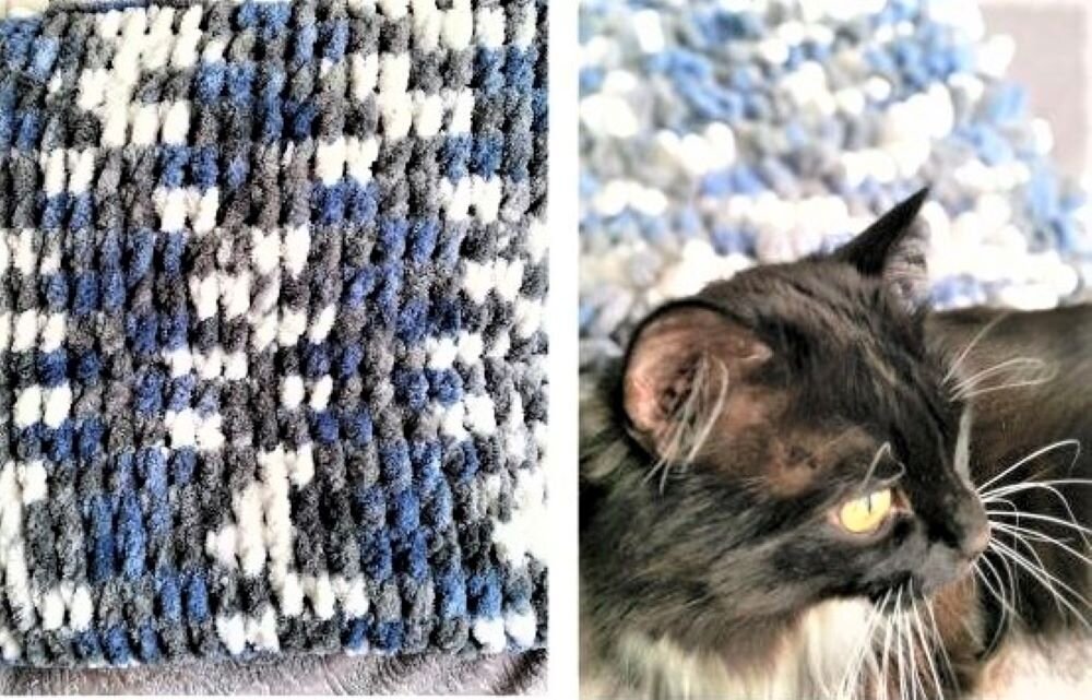 Подушка из пряжи Ализе Пуффи