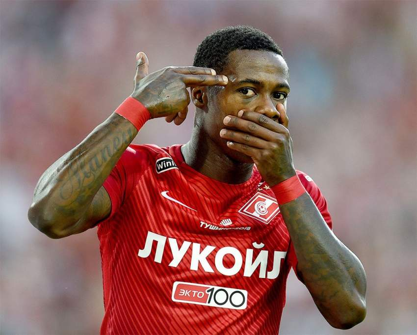 Квинси  продолжает удивлять не только на поле!