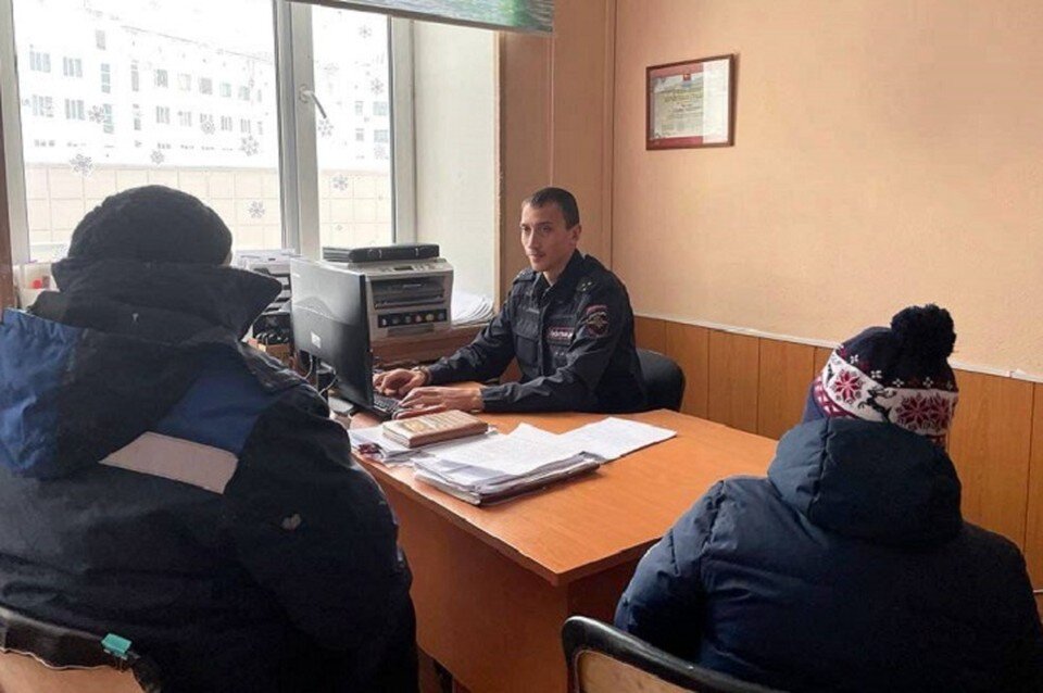     Мужчина настойчиво требовал, чтобы ребенок пошел с ним  УМВД России по Магаданской области