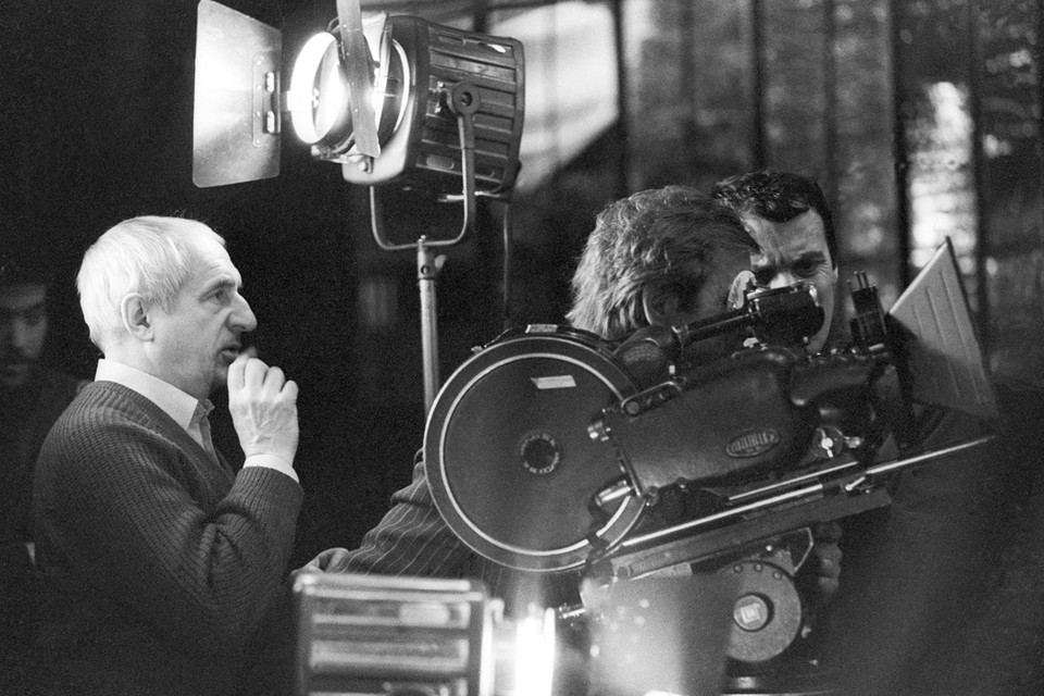     Марк Захаров на съемках фильма "Убить дракона"  фотохроника ТАСС.