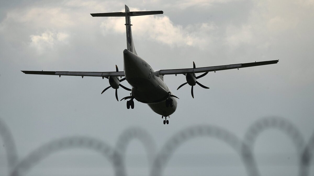    Пассажирский самолет ATR 72-500© РИА Новости . Илья Наймушин