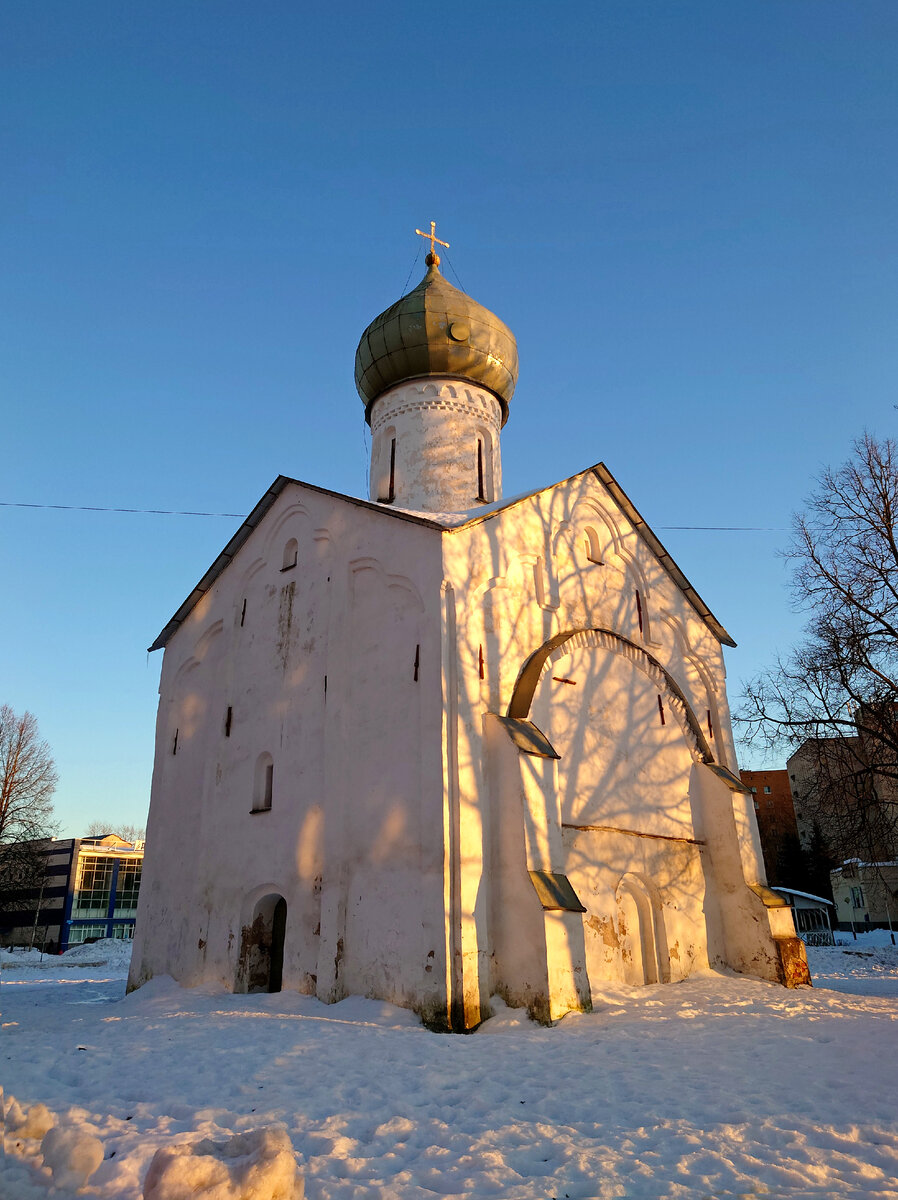 История церкви Двенадцати апостолов на Пропастях: Новгородский монастырь  без оград | Новгородская Русь | Дзен