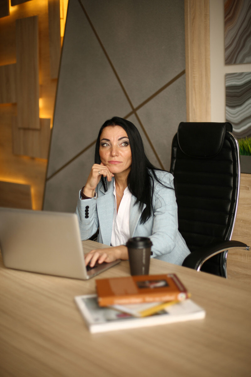 Сеттинг- это рамки, правила и условия, которые устанавливает психолог и его клиент в процессе проведения психотерапевтических сеансов.📷
