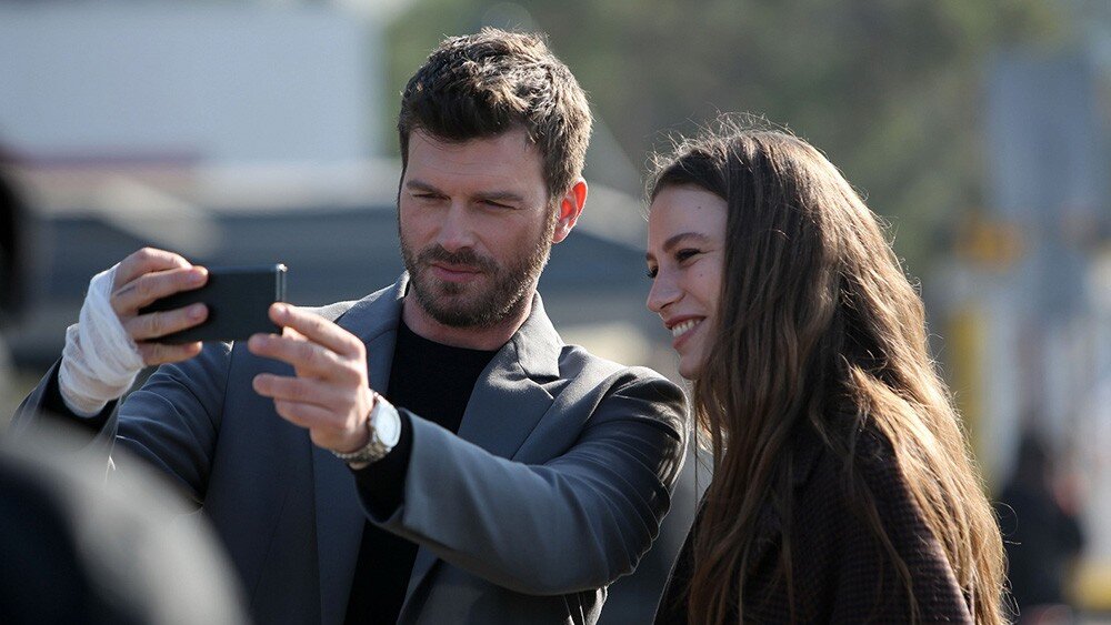кадр со съемок сериала "Семья"