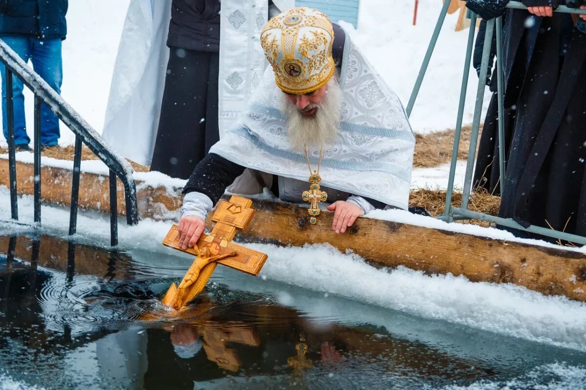 Фото крещение в проруби на крещение